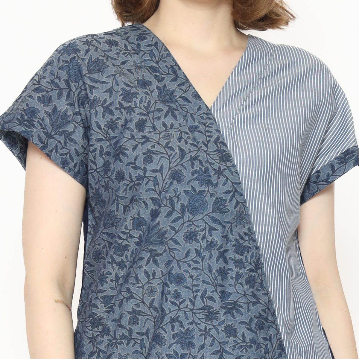 Finny Blouse Navy Abu - Image 2