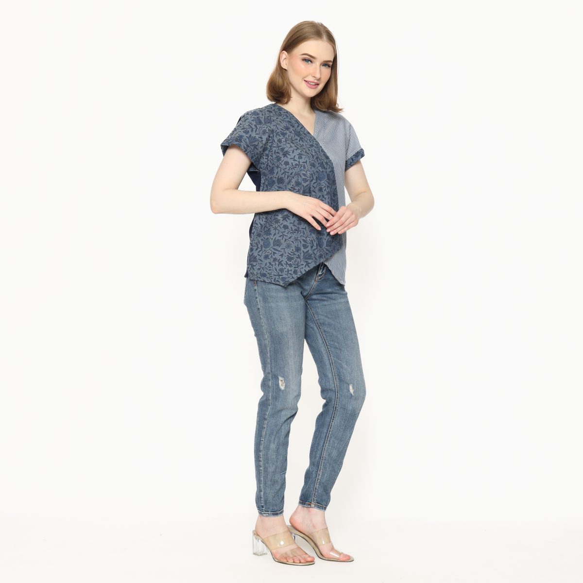 Finny Blouse Navy Abu - Image 5