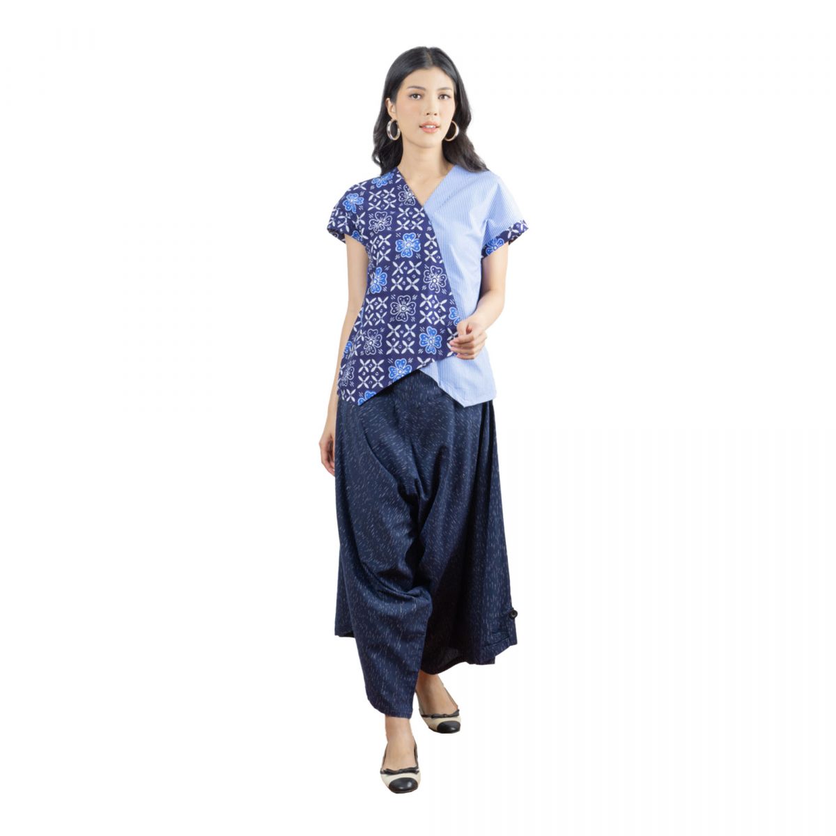 Finny Blouse Flower Navy - Image 6