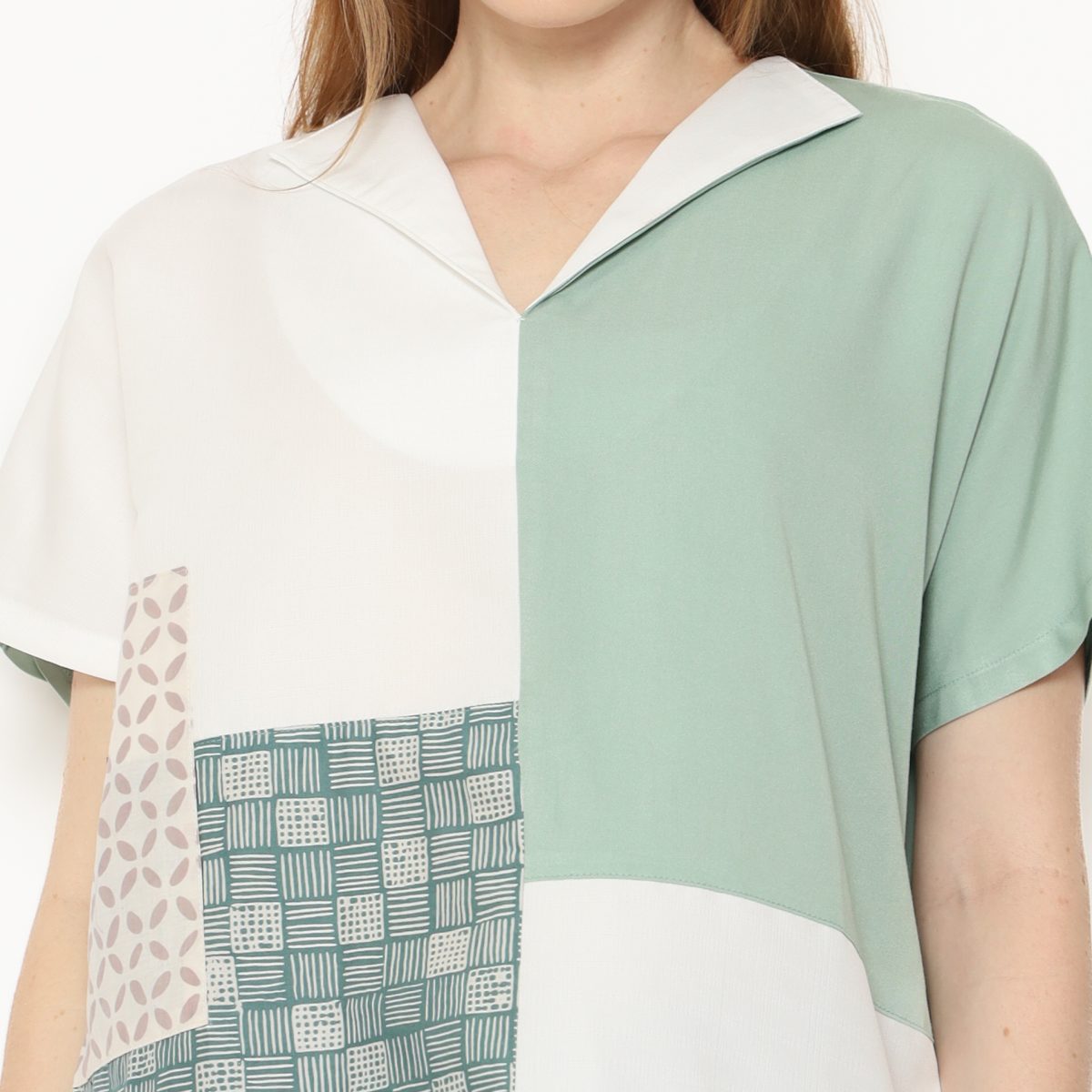 Lyla Blouse Green - Image 2