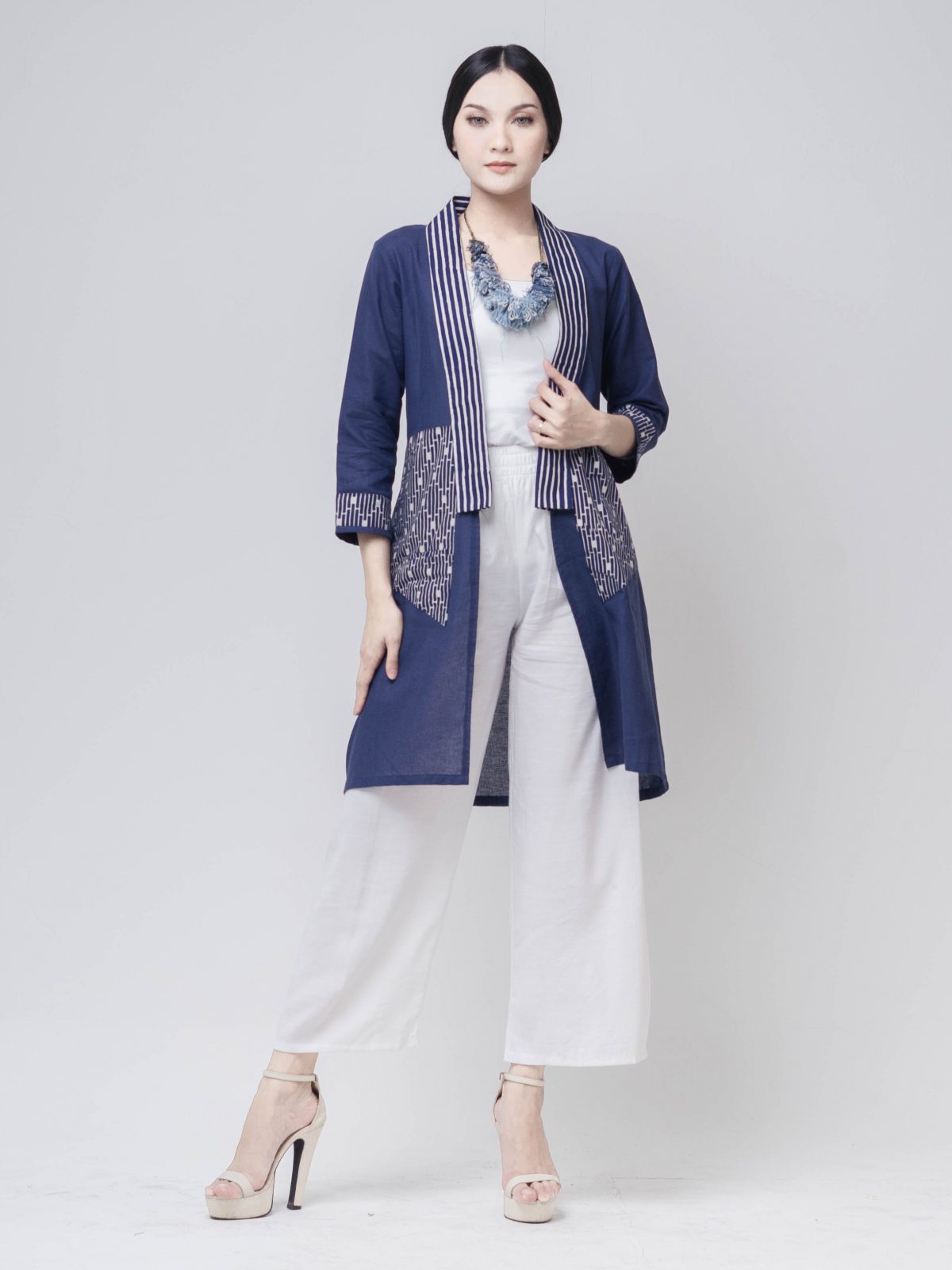 Maleeka Blazer Navy - Image 3