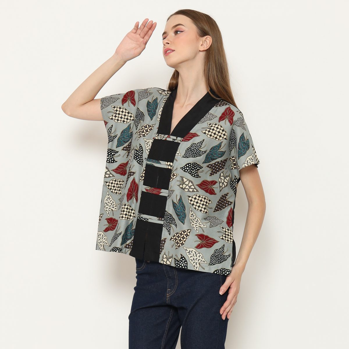Olivia Blouse Light Grey Leaves - Image 3