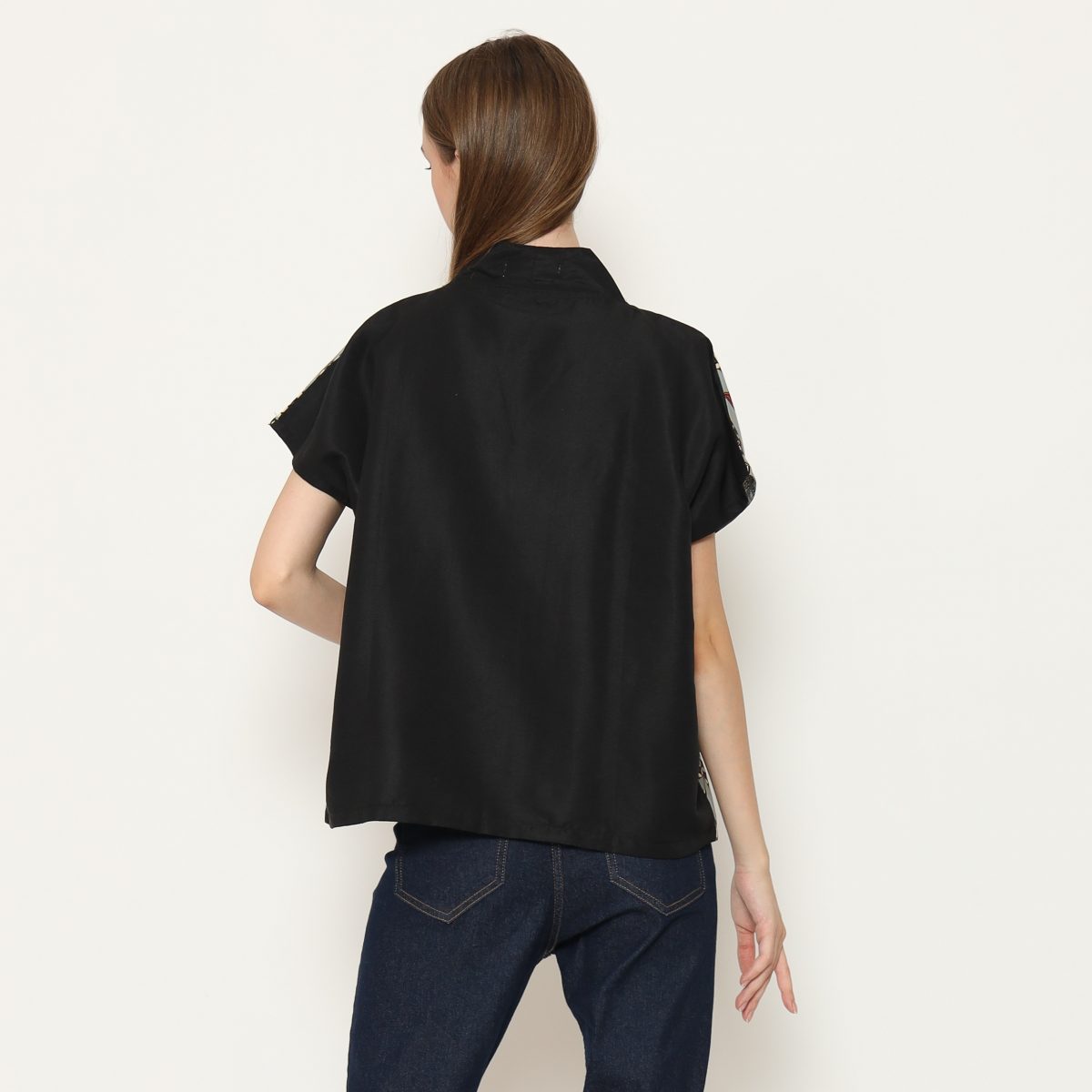 Olivia Blouse Light Grey Leaves - Image 6