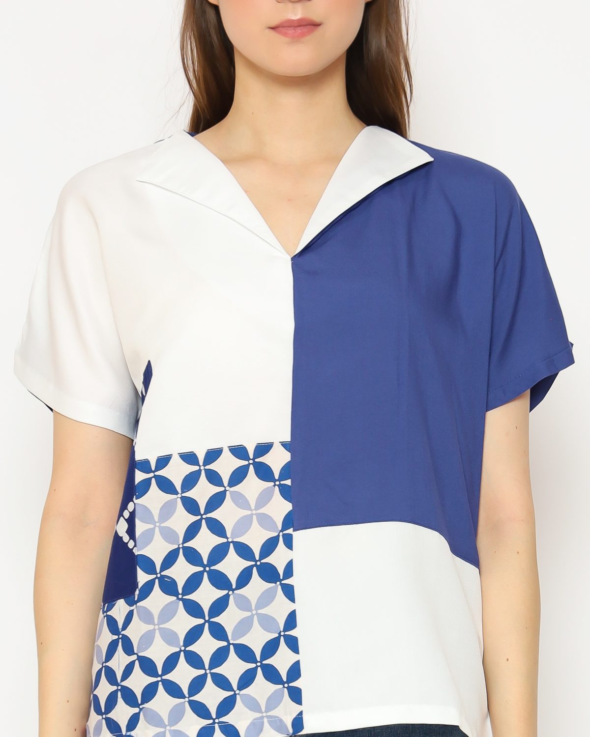 Lyla Blouse Blue - Image 2