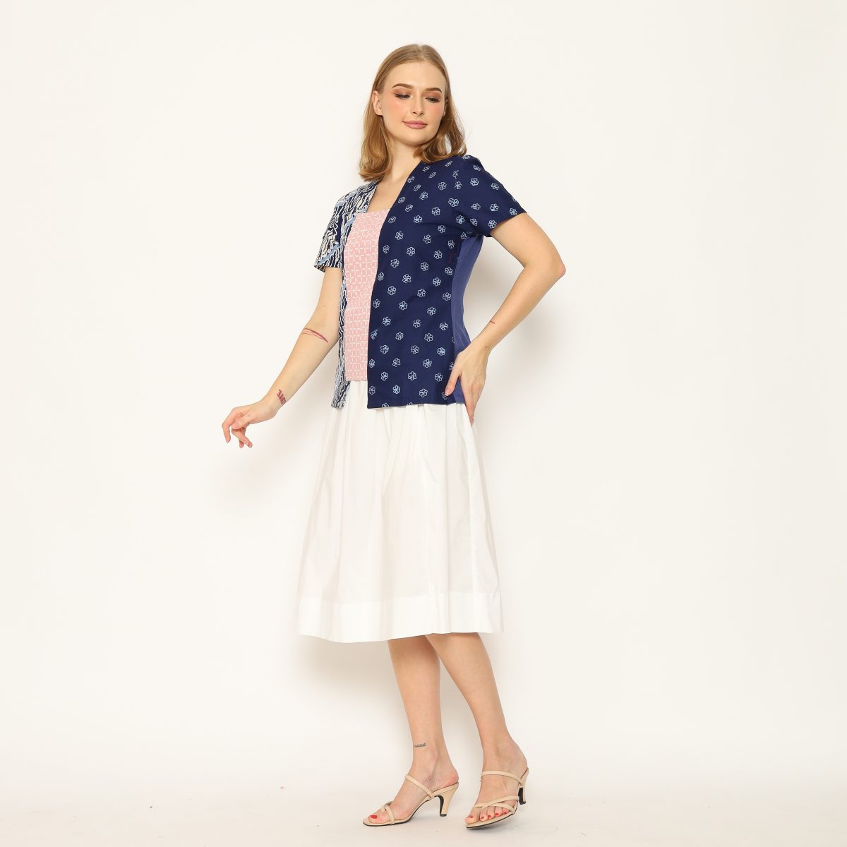Sheisha Blouse Flower Navy - Image 3