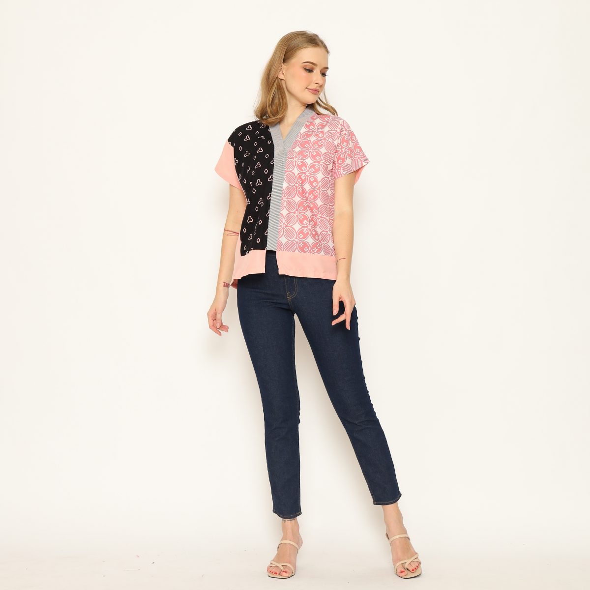 Fidelya Blouse Kawung Pink - Image 6