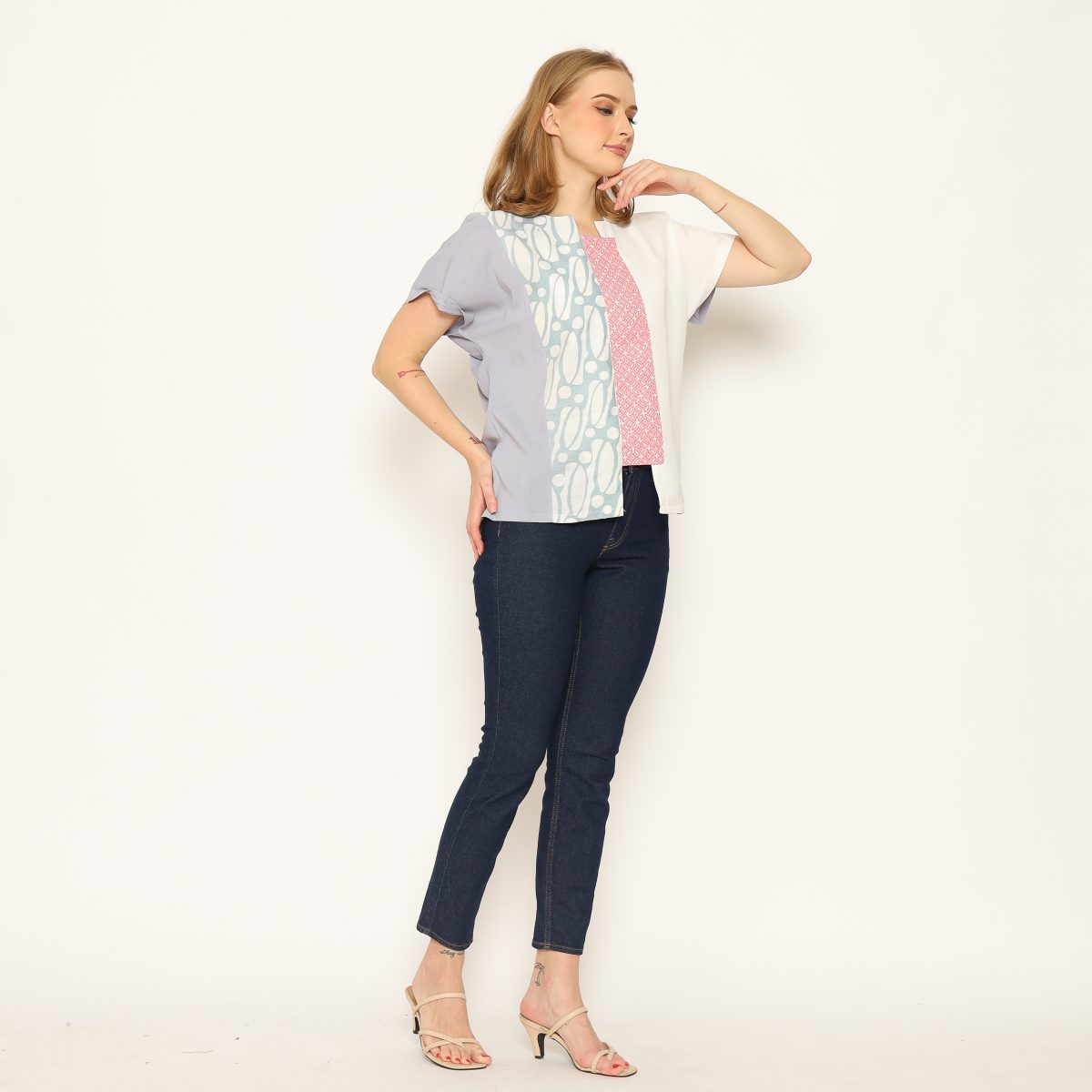 Novina Blouse Parang Grey - Image 3