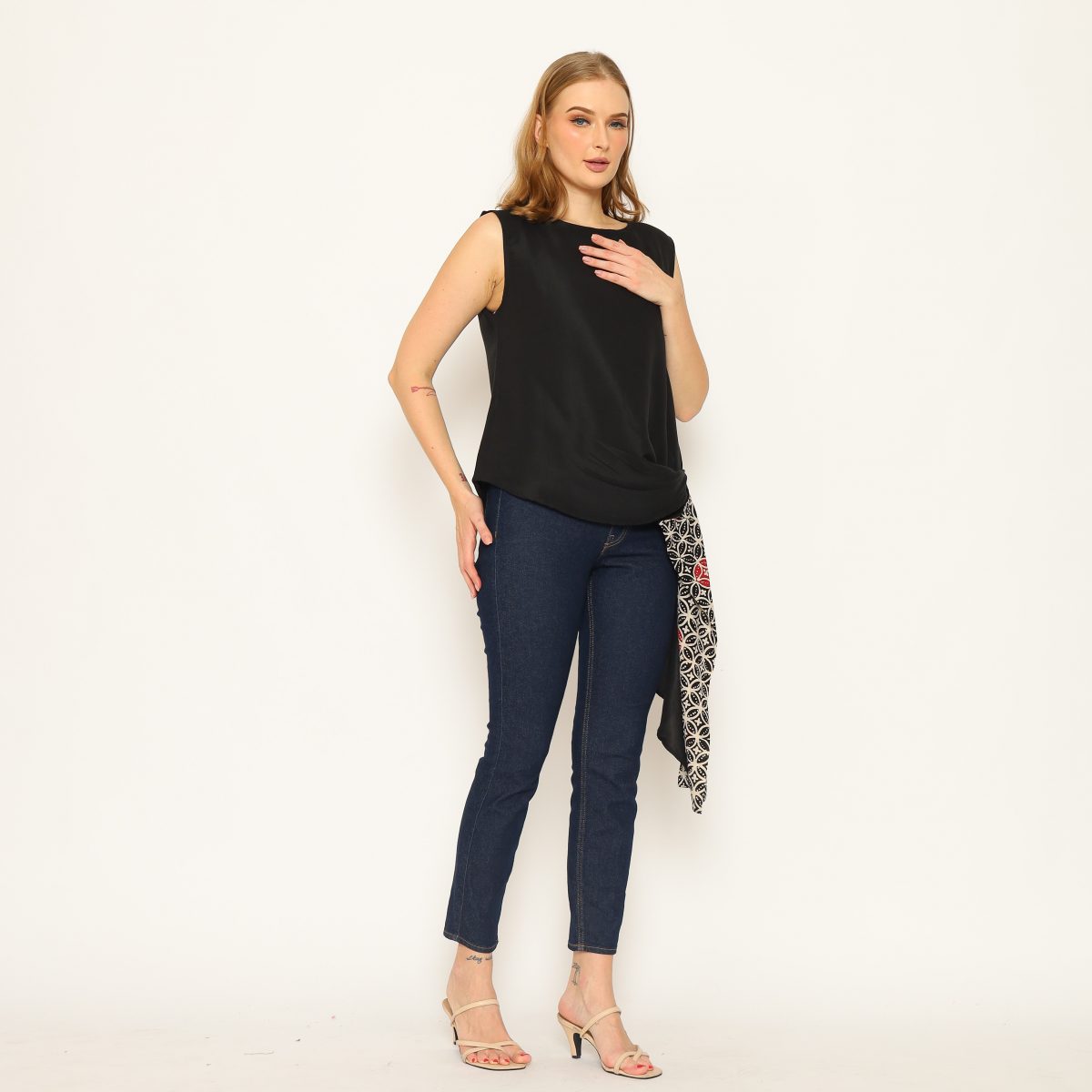 Quinn Blouse Black - Image 4