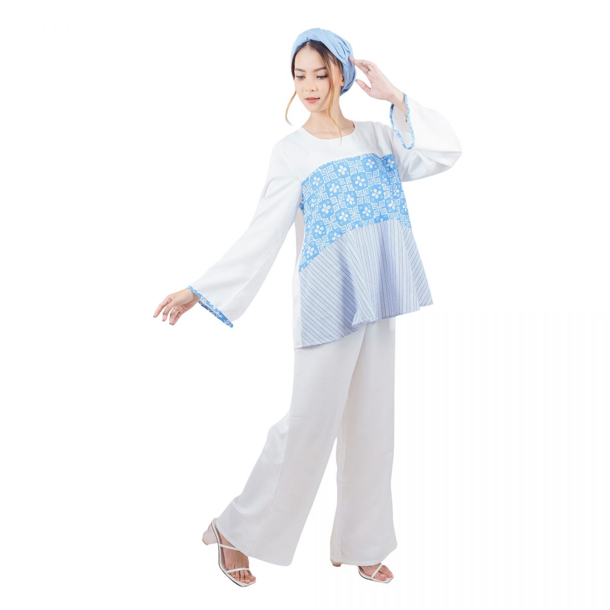 Gayatri Blouse Blue - Image 4