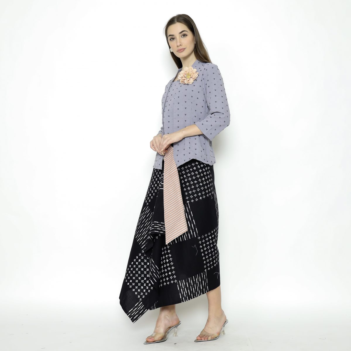 Yasmine 2 Blouse Heart Grey - Image 4