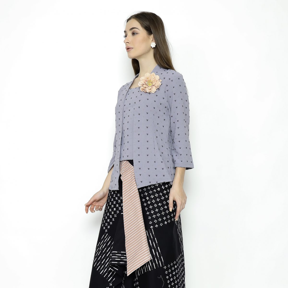 Yasmine 2 Blouse Heart Grey - Image 3