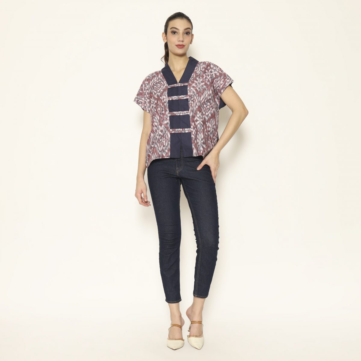 Olivia Blouse Kawung Purple - Image 6