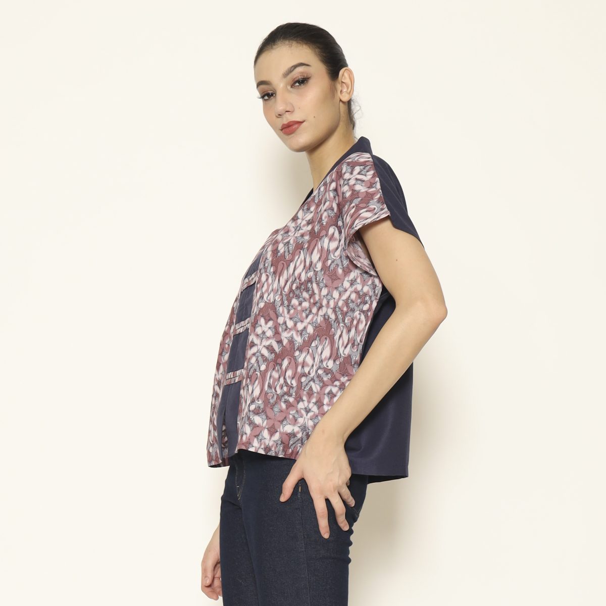 Olivia Blouse Kawung Purple - Image 4