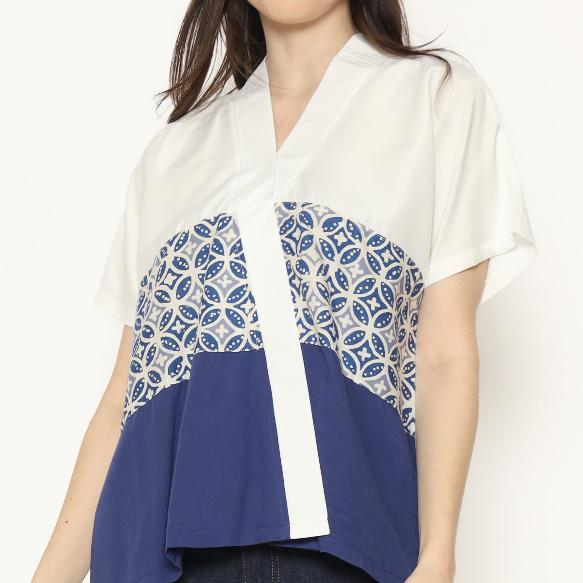 Andini Blouse White Blue - Image 2