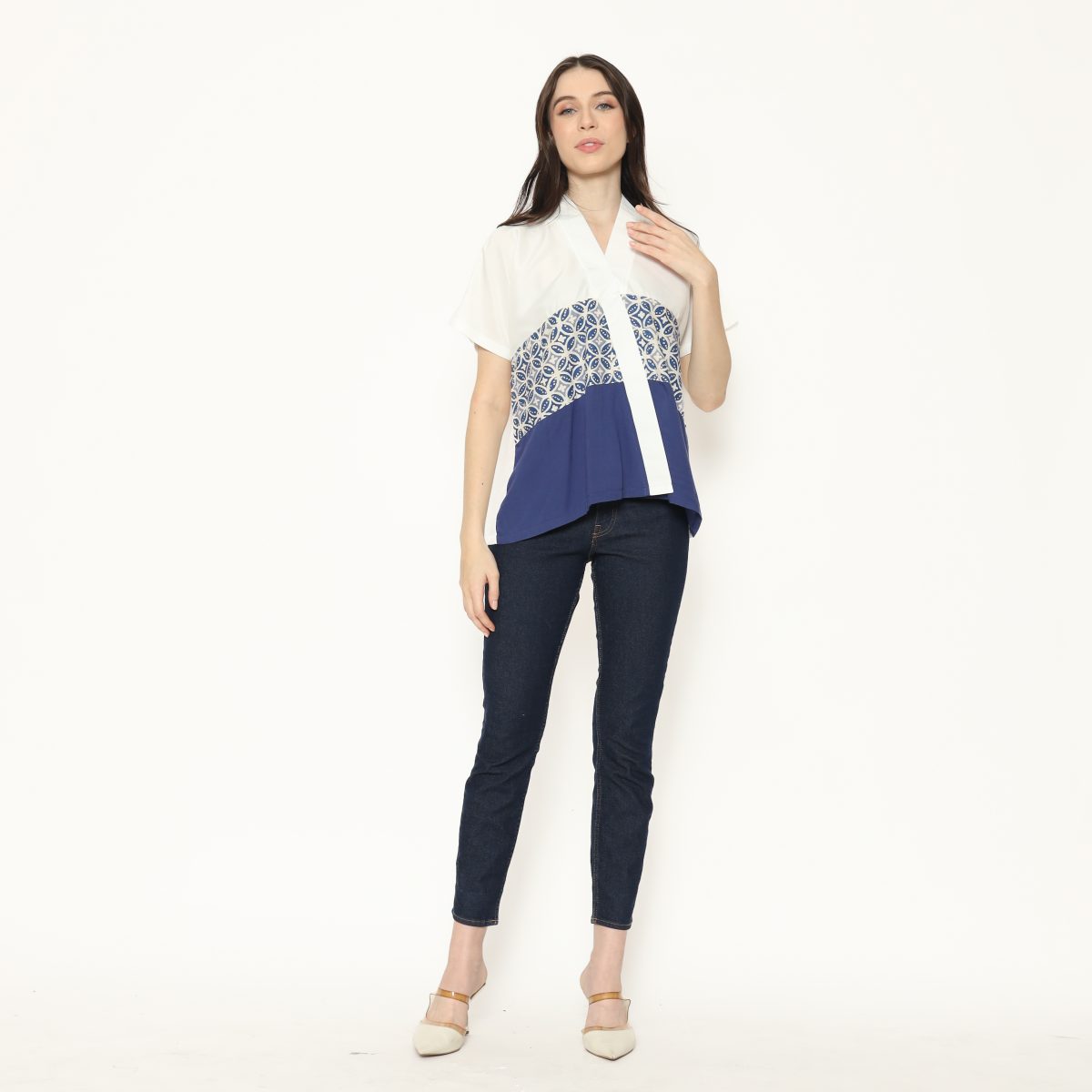 Andini Blouse White Blue - Image 7