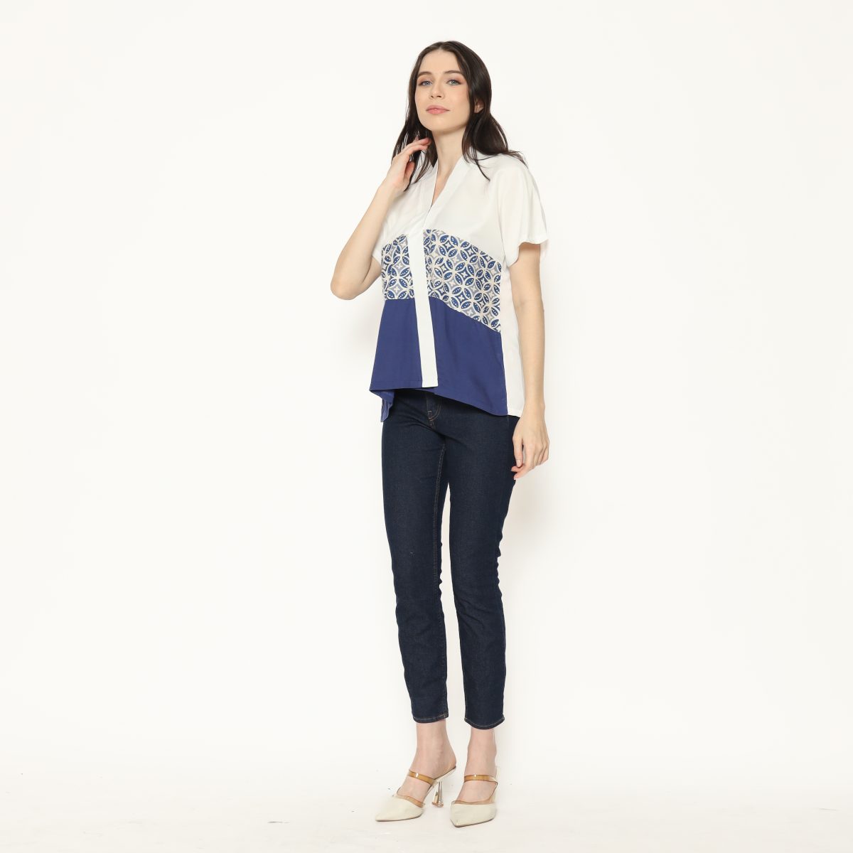 Andini Blouse White Blue - Image 5