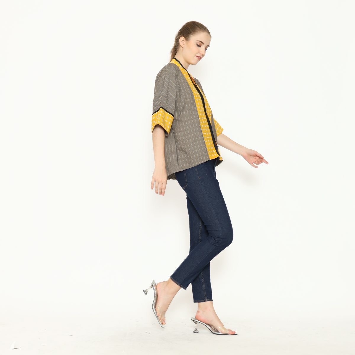 Divya Blazer Yellow - Image 3