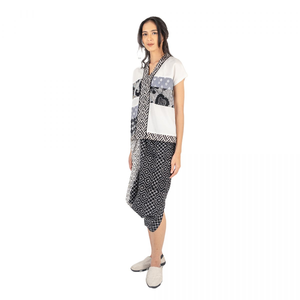 Kimiko Blouse Black - Image 4