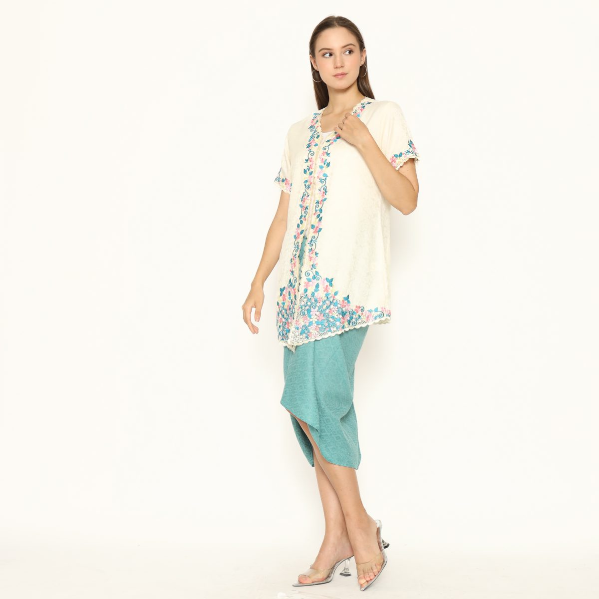 Kebaya Kartini Cream - Image 3