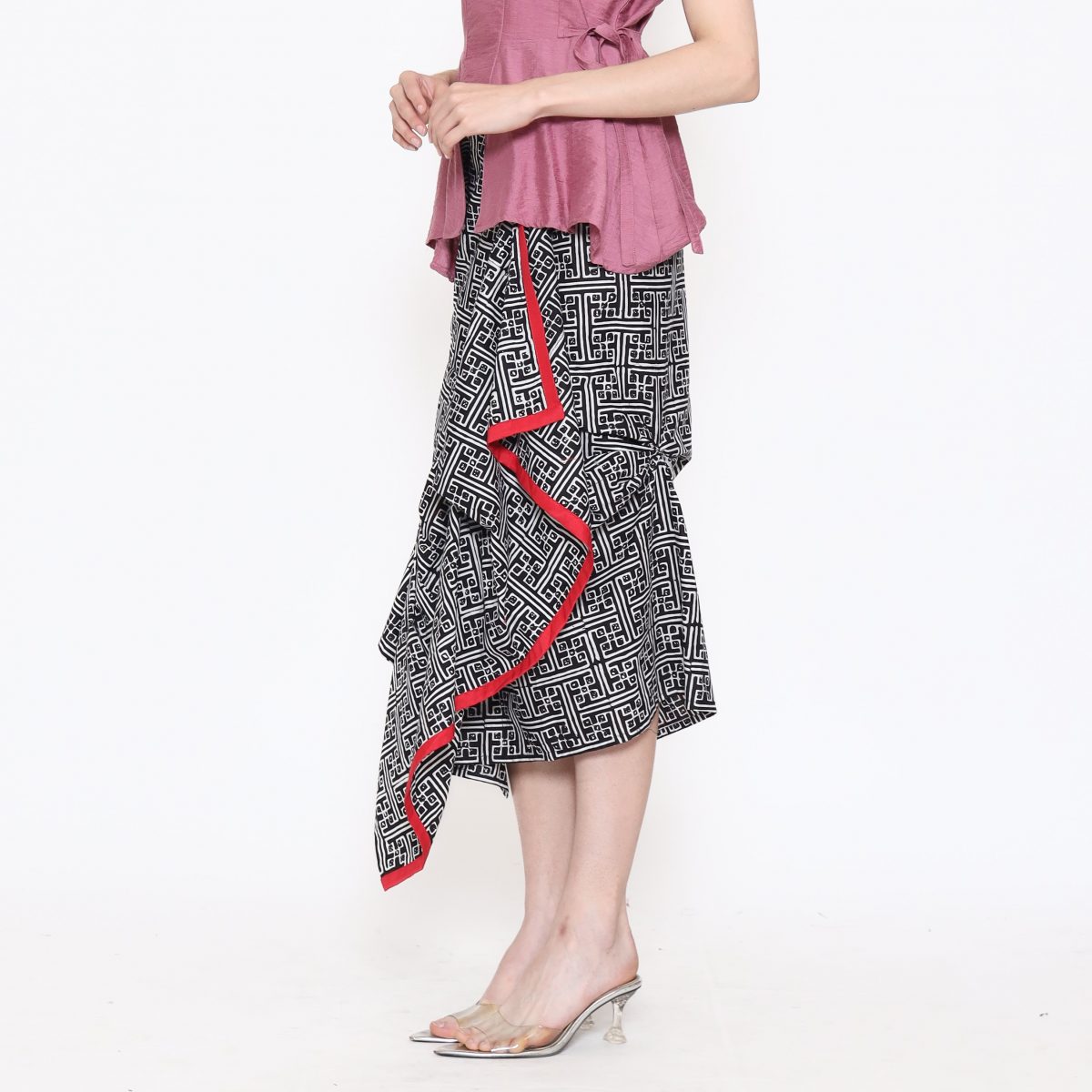 Nusantara Skirt Swastika Black - Image 3