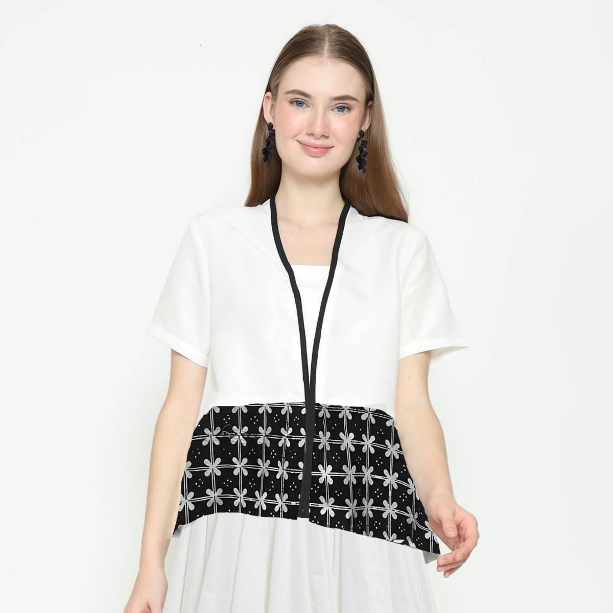 Yuki Blouse White Black