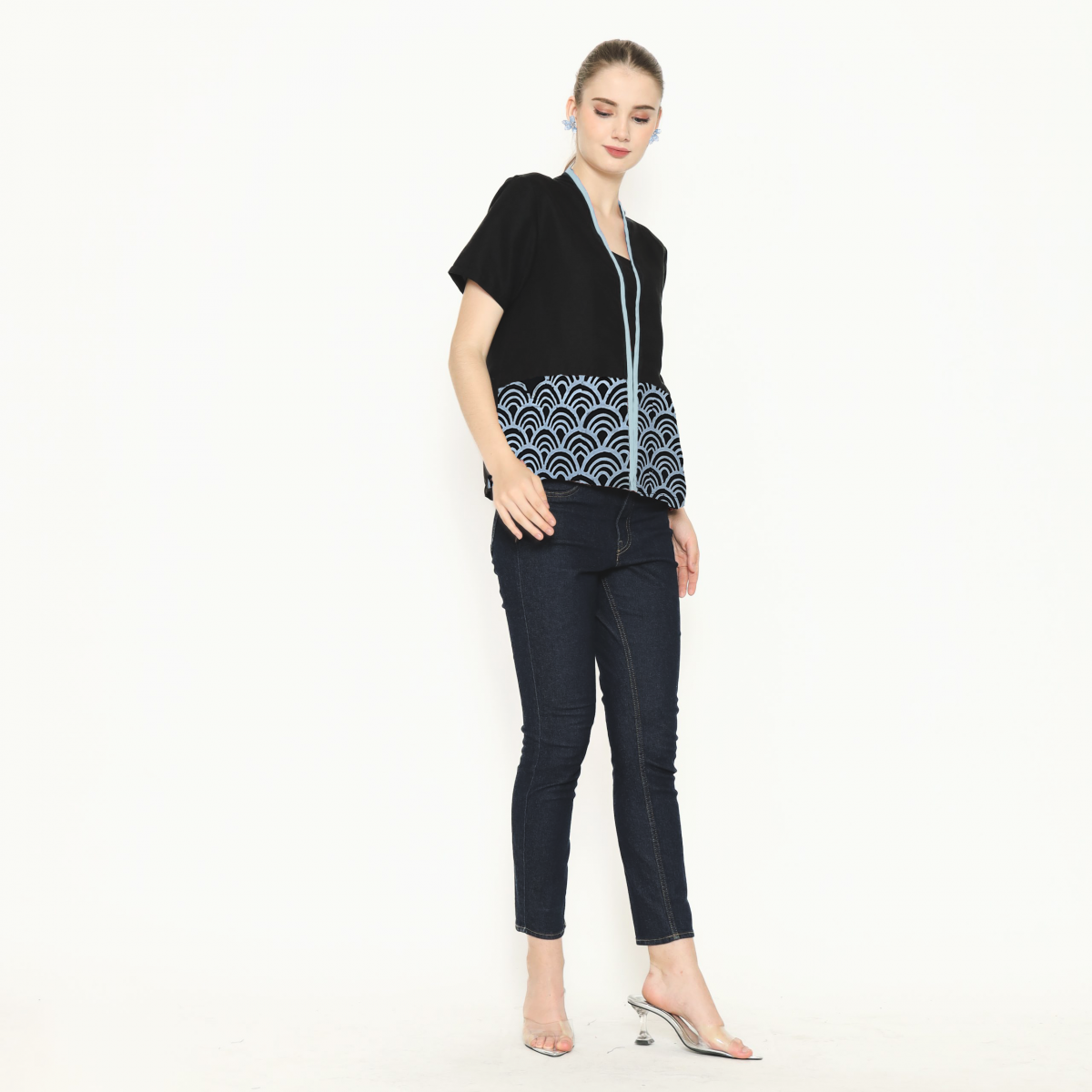 Yuki Blouse Black Blue - Image 3