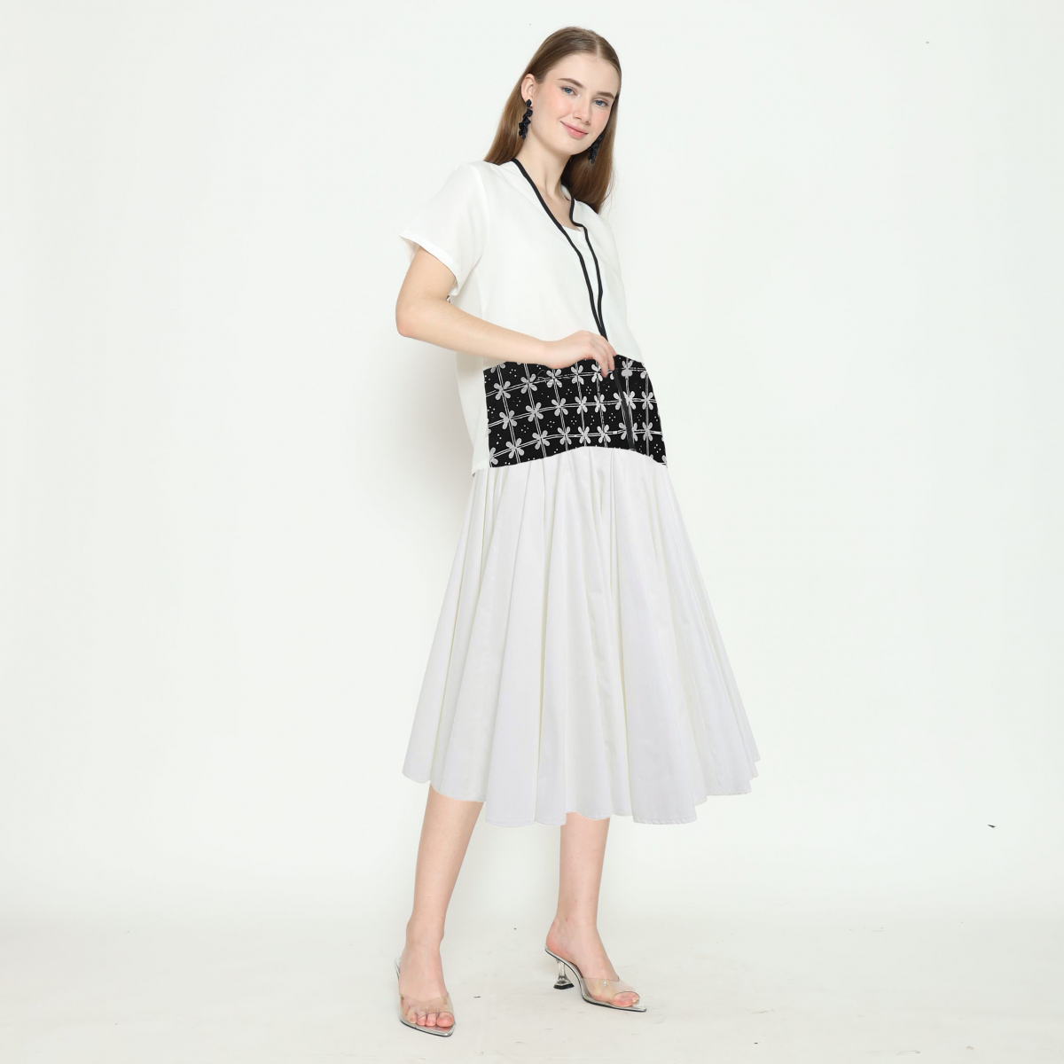 Yuki Blouse White Black - Image 3