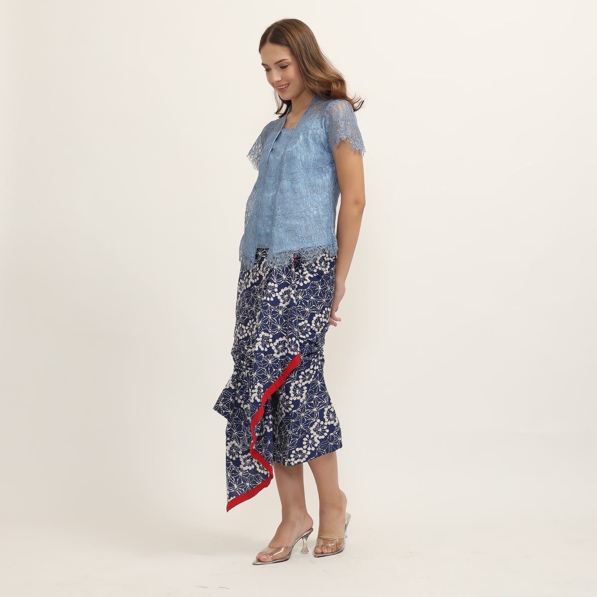 Kebaya Lace Blue - Image 4