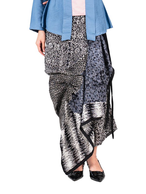 Nusantara Skirt Black Grey