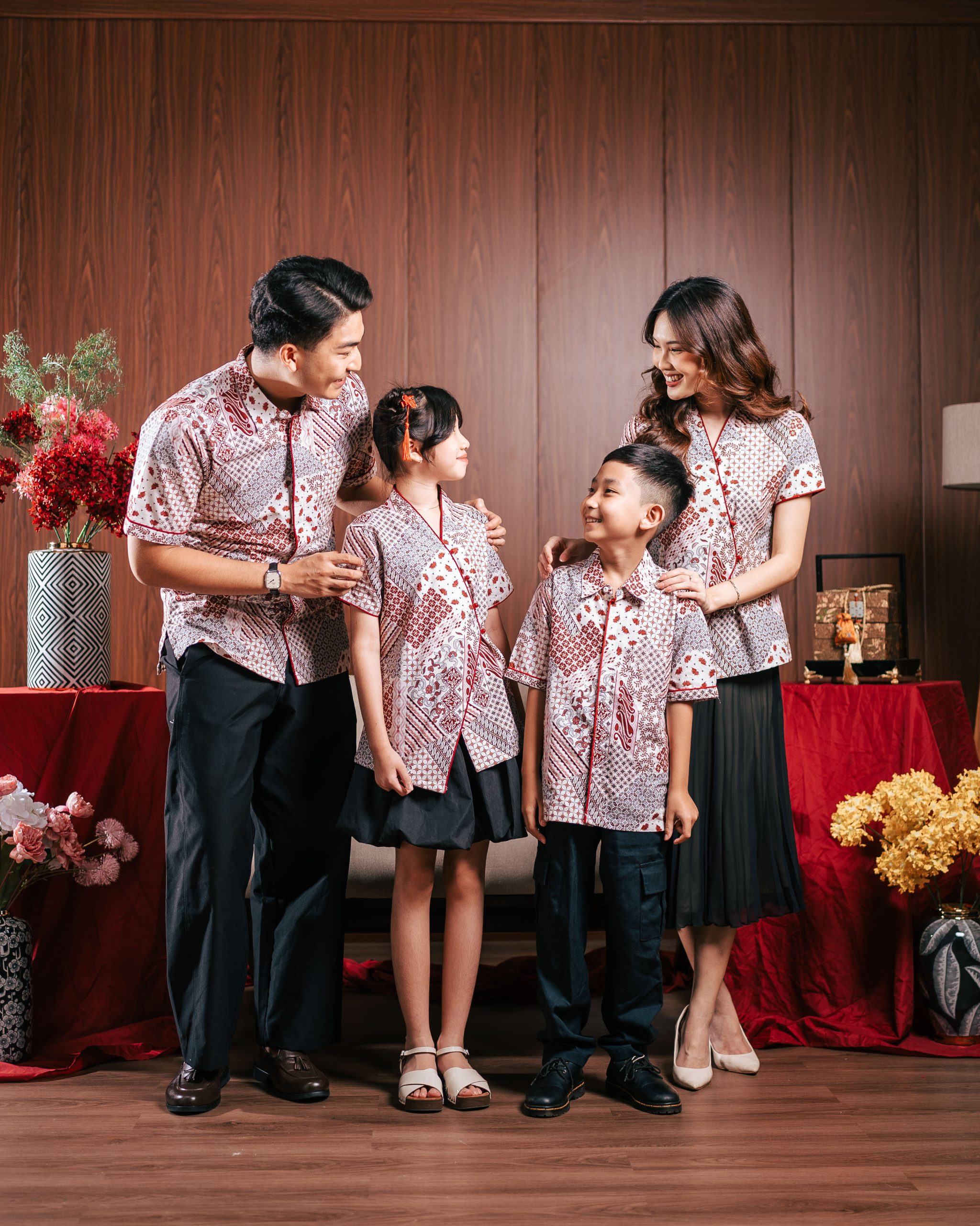 SARIMBIT KELUARGA VARO VANIA