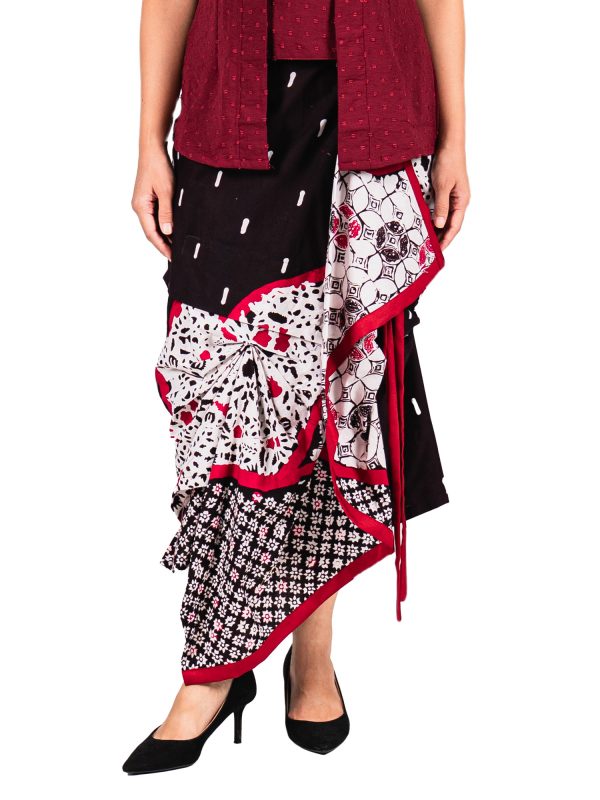 Nusantara Skirt Black Red