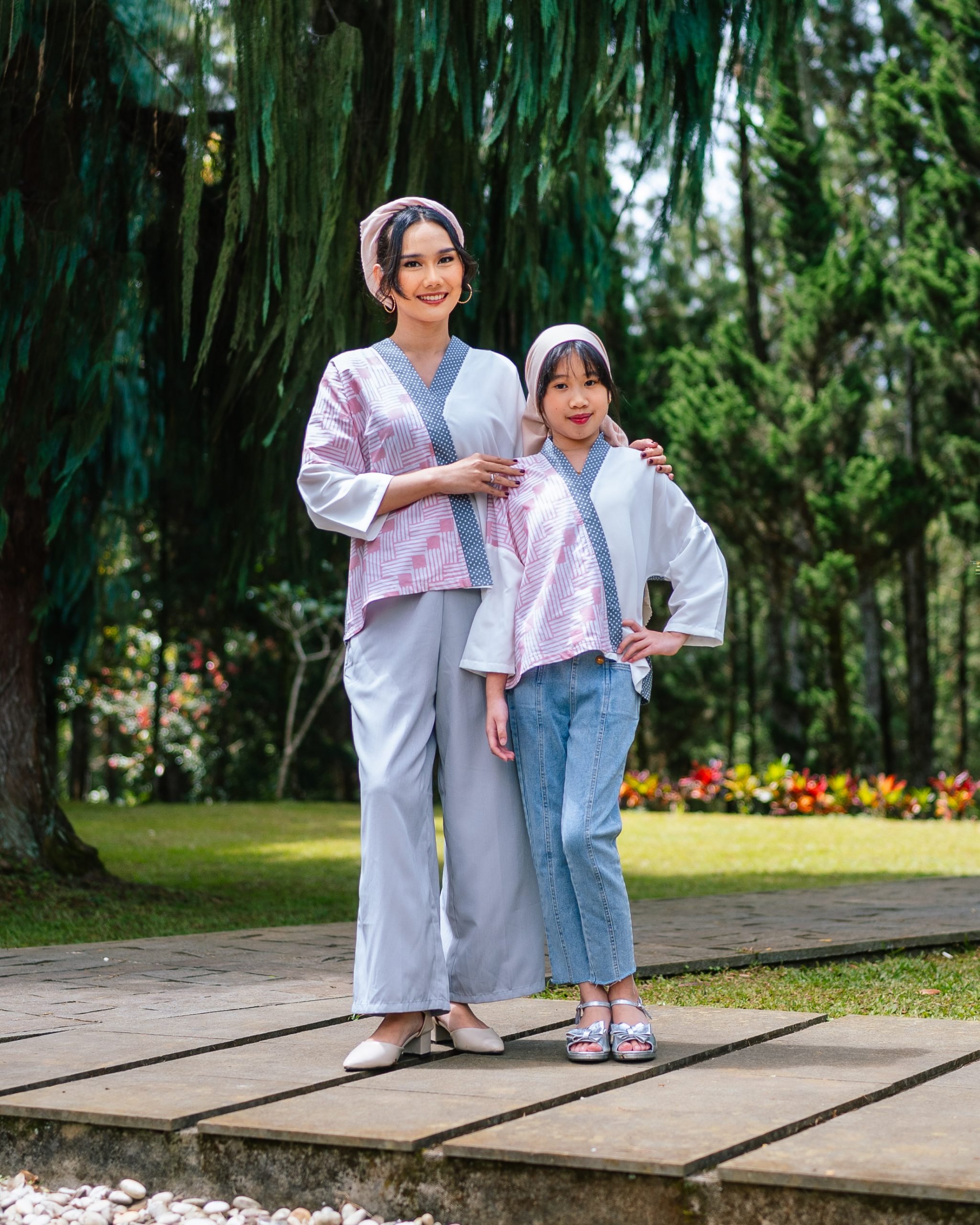 SARIMBIT KELUARGA EMMA BLOUSE